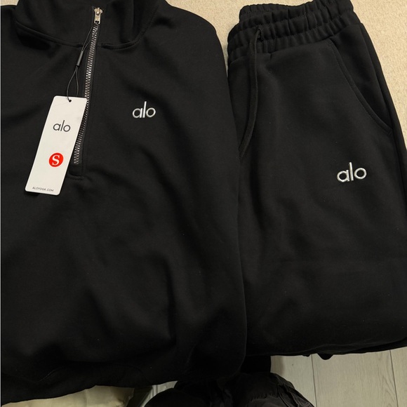 ALO Yoga Woman Black Sweatpants - Picture 1 of 1